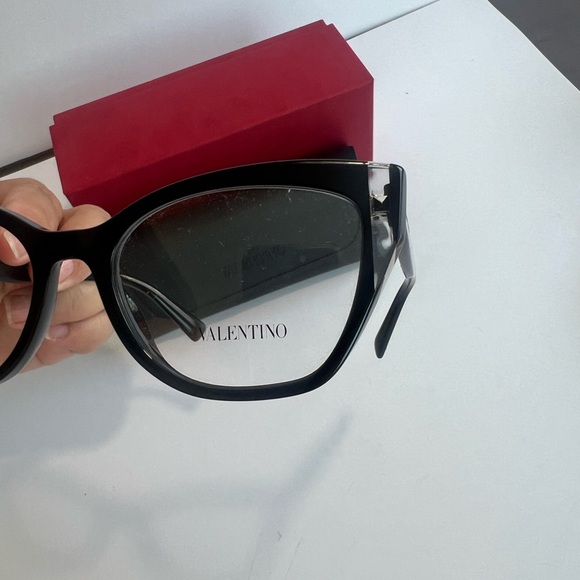 Valentino priscripcion eyeglasses
Cat-Eye black - Picture 8 of 16